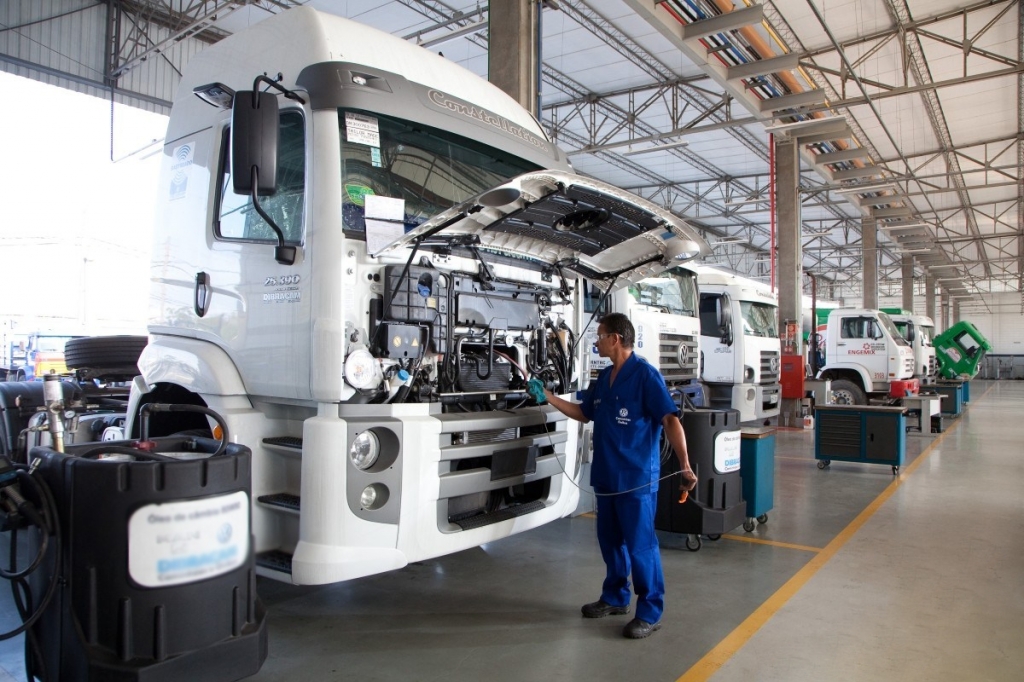 Caminhões sem manutenção levam risco às estradas